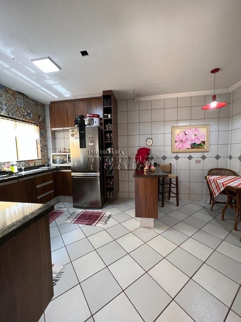 Sobrado, de 3 quartos, 300 m² à venda no Santa Mônica - Londrina/PR - Foto 10