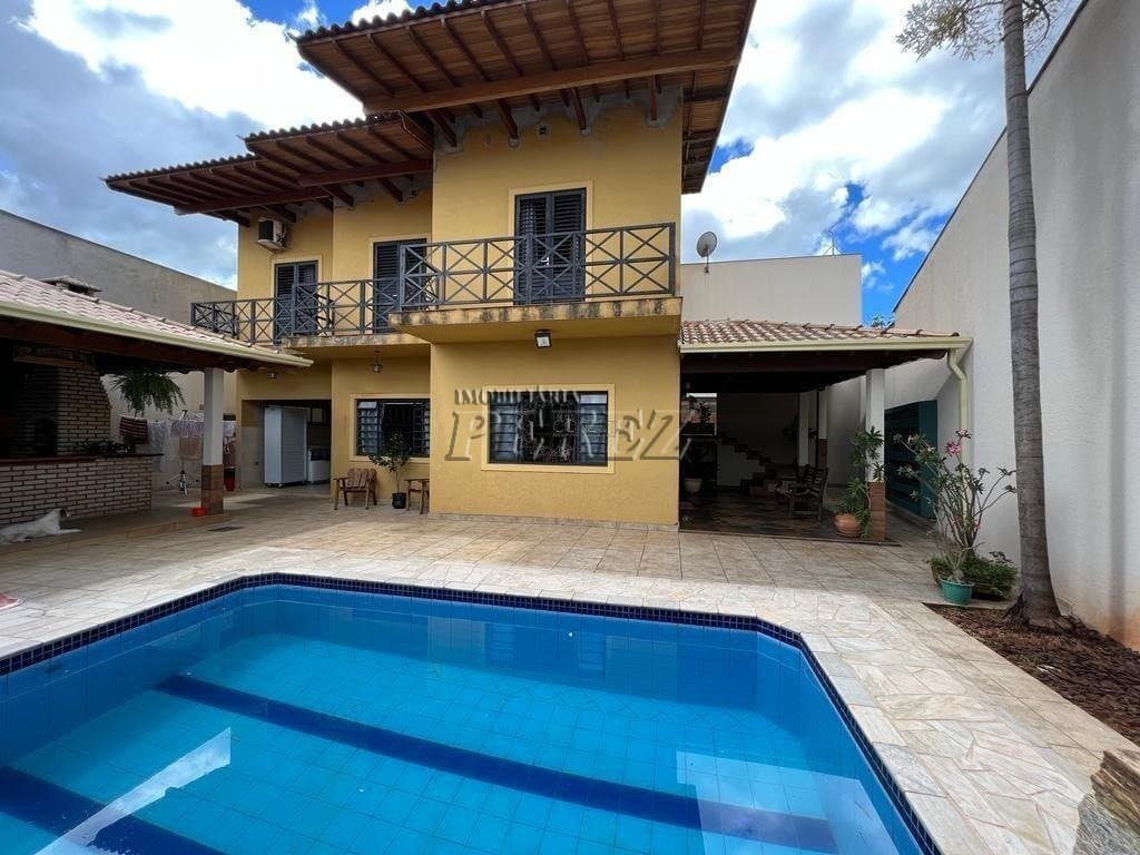 Sobrado, de 3 quartos, 300 m² à venda no Santa Mônica - Londrina/PR - Foto 6