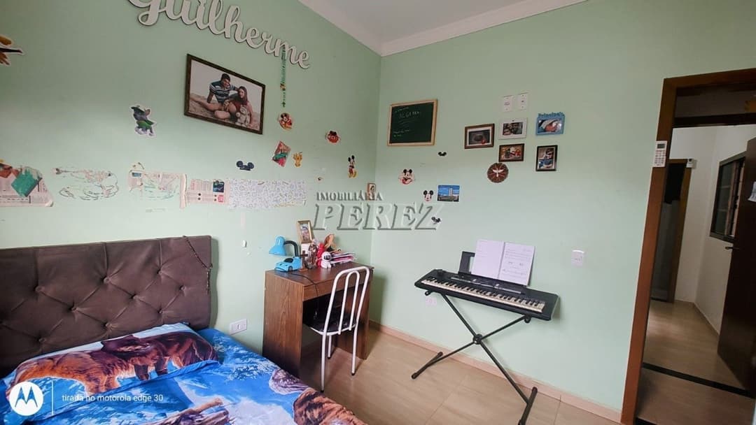 Casa Ampla à Venda com 3 Quartos, Suíte, Garagem para 5 Carros e Área Externa com Dependência - Foto 14