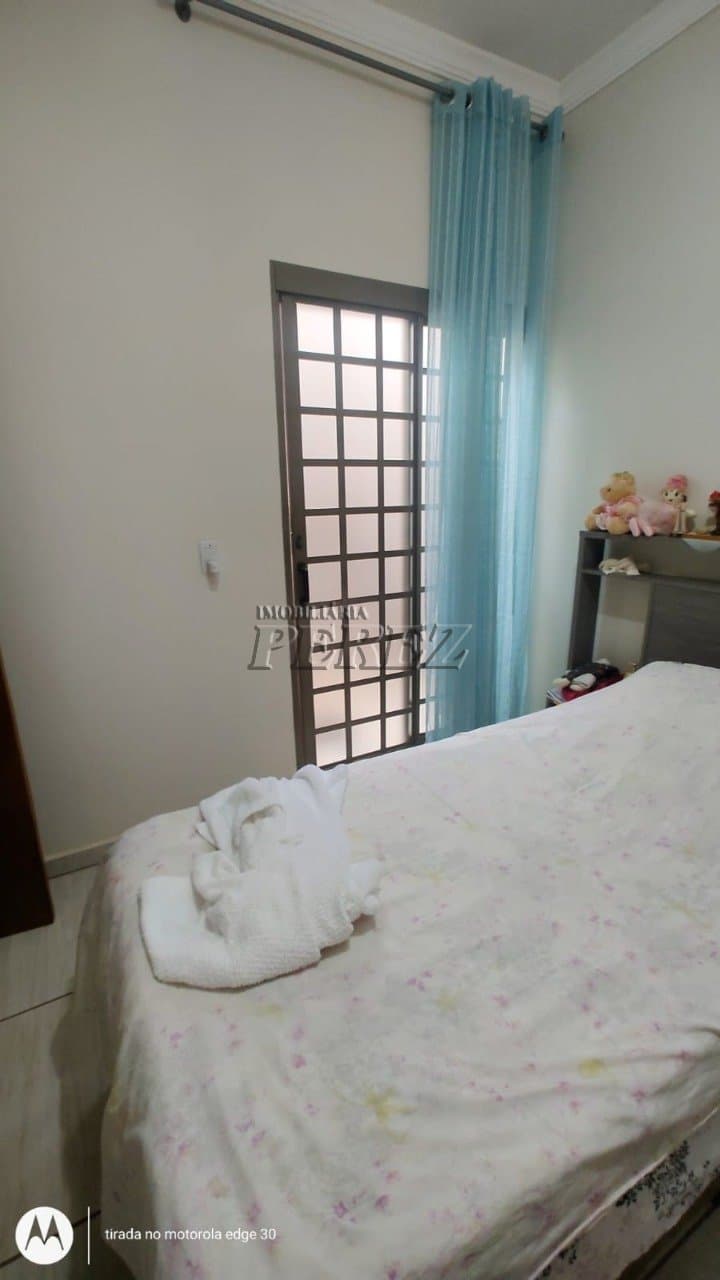 Casa Ampla à Venda com 3 Quartos, Suíte, Garagem para 5 Carros e Área Externa com Dependência - Foto 16