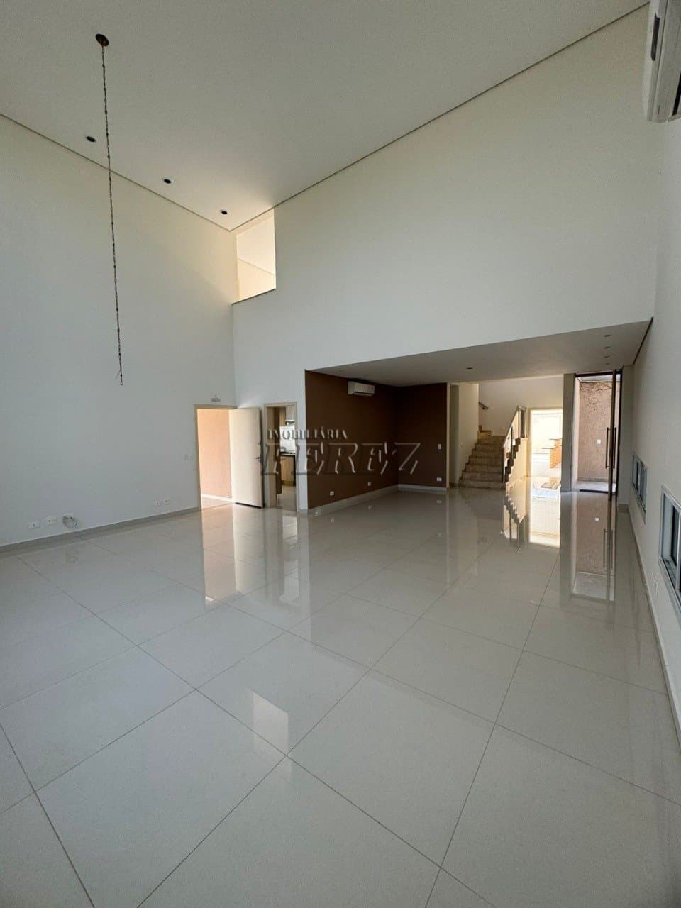 Venda de Sobrado no Condomínio Sun Lake Residence - Exclusividade, conforto e segurança em um dos condomínios mais desejados de Londrina! - Foto 1