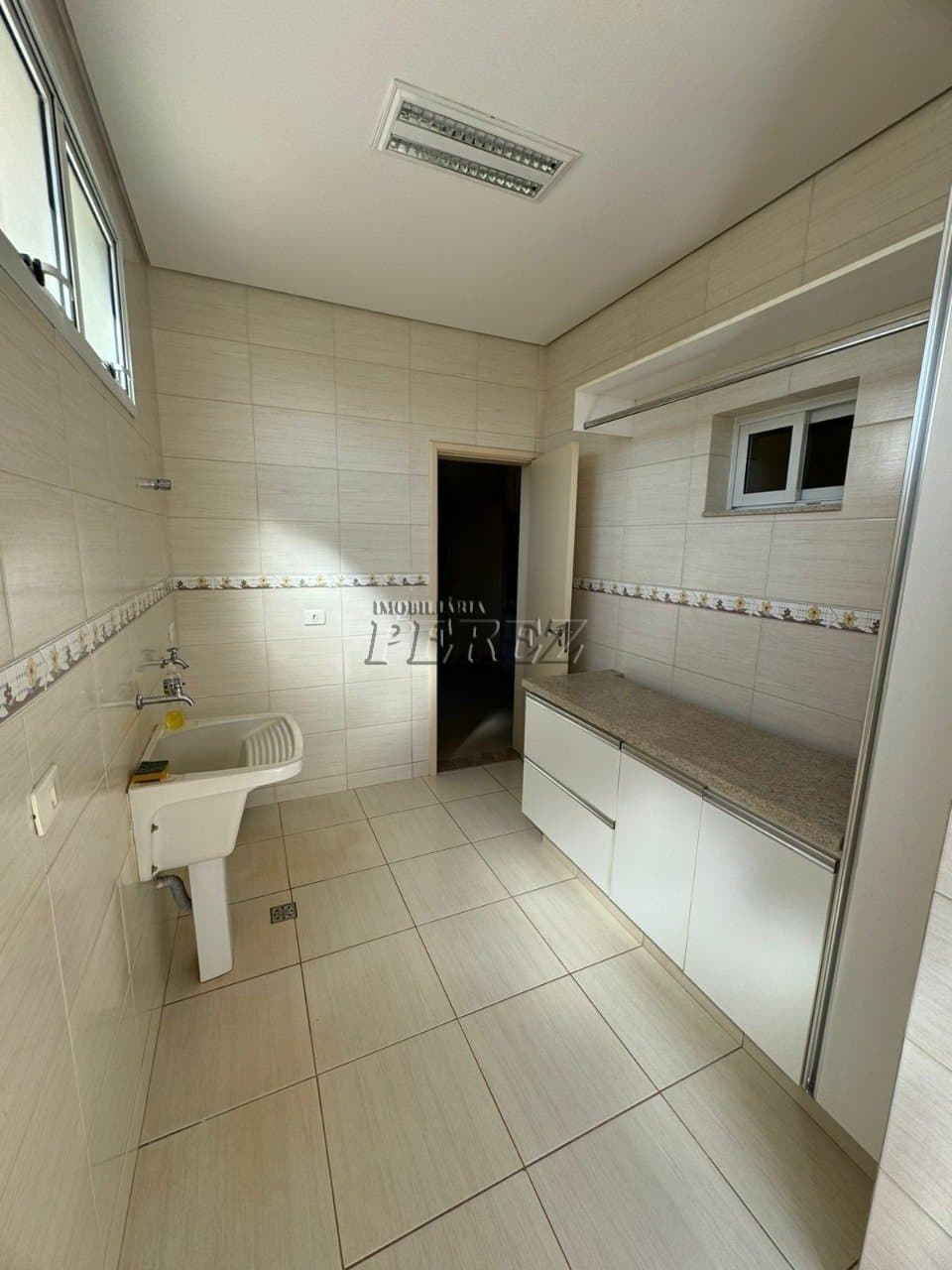 Venda de Sobrado no Condomínio Sun Lake Residence - Exclusividade, conforto e segurança em um dos condomínios mais desejados de Londrina! - Foto 9