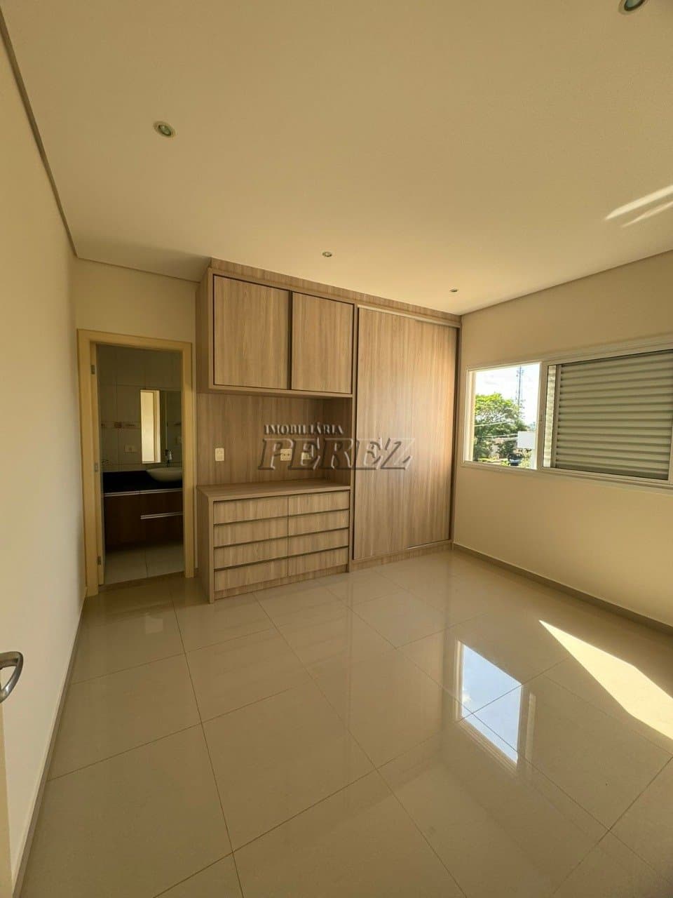 Venda de Sobrado no Condomínio Sun Lake Residence - Exclusividade, conforto e segurança em um dos condomínios mais desejados de Londrina! - Foto 7