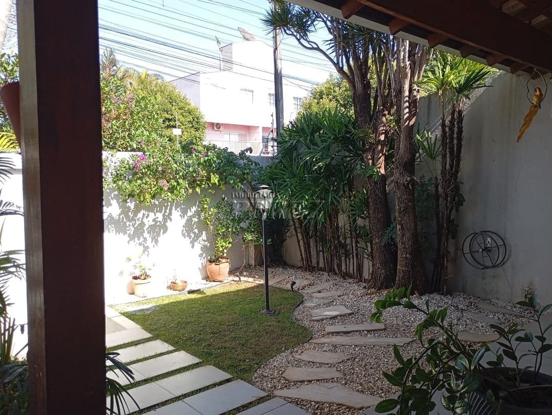 Casa à venda com edícula na Região Leste de Londrina - conforto, espaço e localização estratégica  Encante-se com esta excelente casa localizada na Re - Foto 19