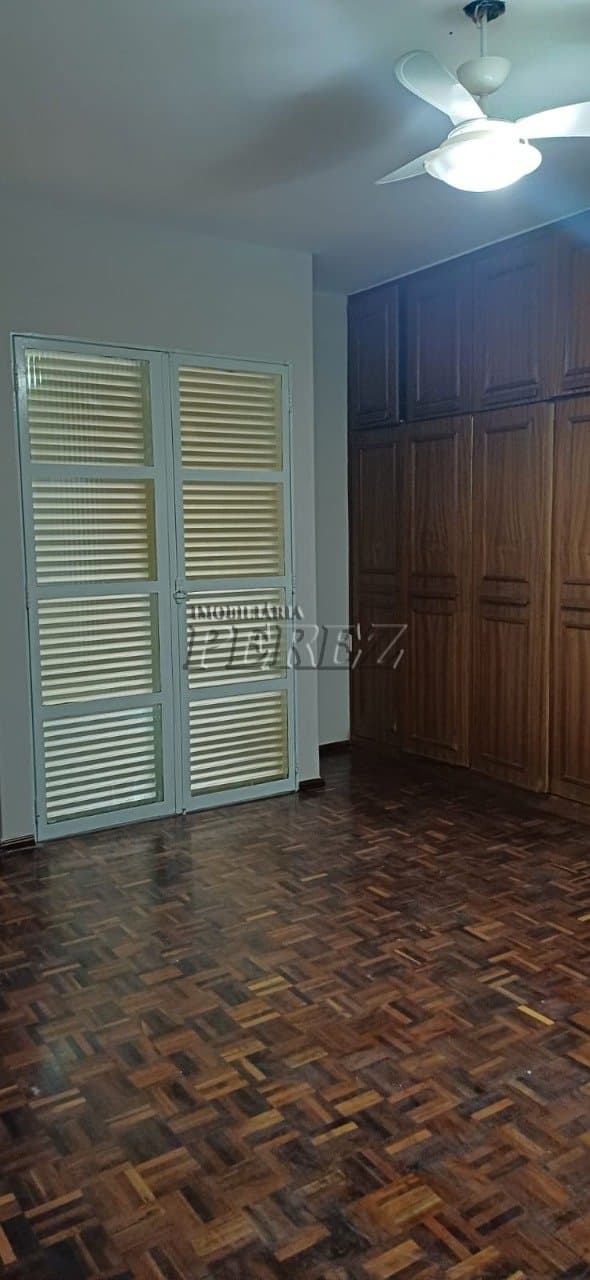 Sobrado, de 4 quartos, 450 m² para alugar no Bancários - Londrina/PR - Foto 12