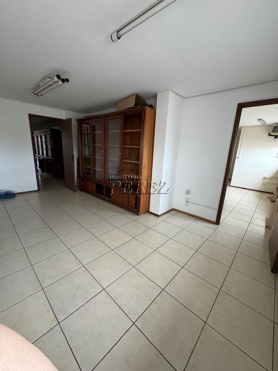 Salas no Edifício Batistella, 213 m² para alugar no Vitória - Londrina/PR - Foto 10