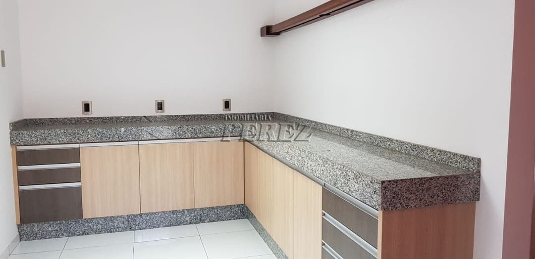 Venda de Casa Térrea no Nilton Gavetti - Reformada, Ampla e Próxima ao Lago Norte! - Foto 13