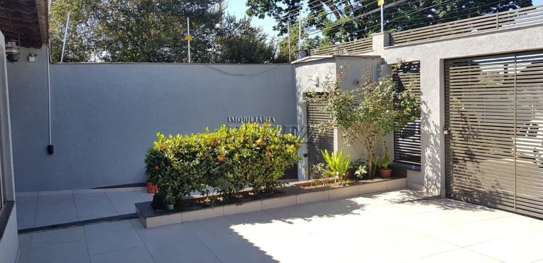 Venda de Casa Térrea no Nilton Gavetti - Reformada, Ampla e Próxima ao Lago Norte! - Foto 4