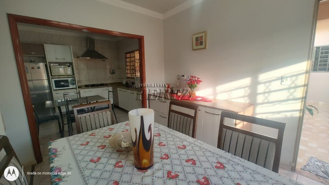 Casa a venda no Jardim Pacaembu - Espaço, conforto e excelente localização em Londrina! - Foto 9