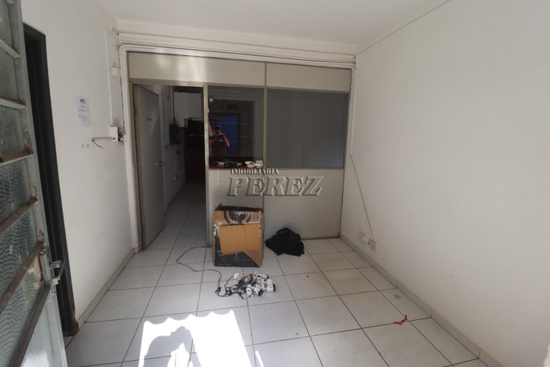 Barracão para alugar na Av Arthur Thomas, região oeste de Londrina. - Foto 7