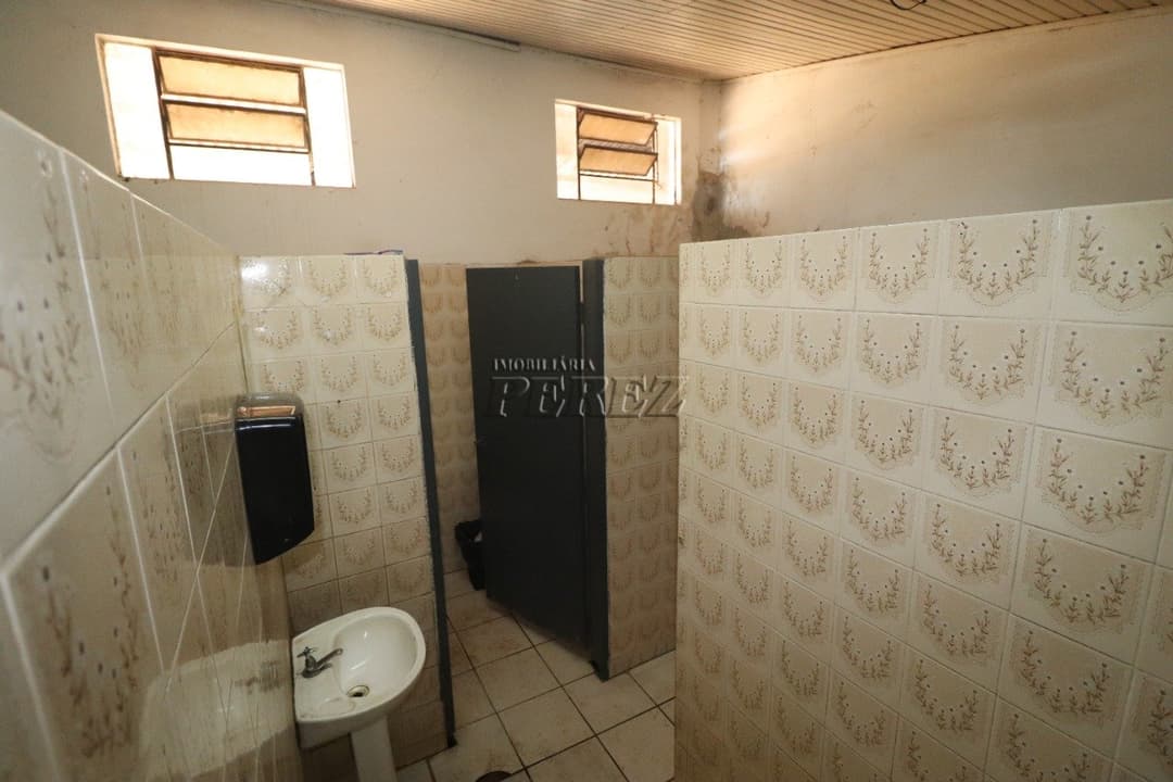 Barracão para alugar na Av Arthur Thomas, região oeste de Londrina. - Foto 16