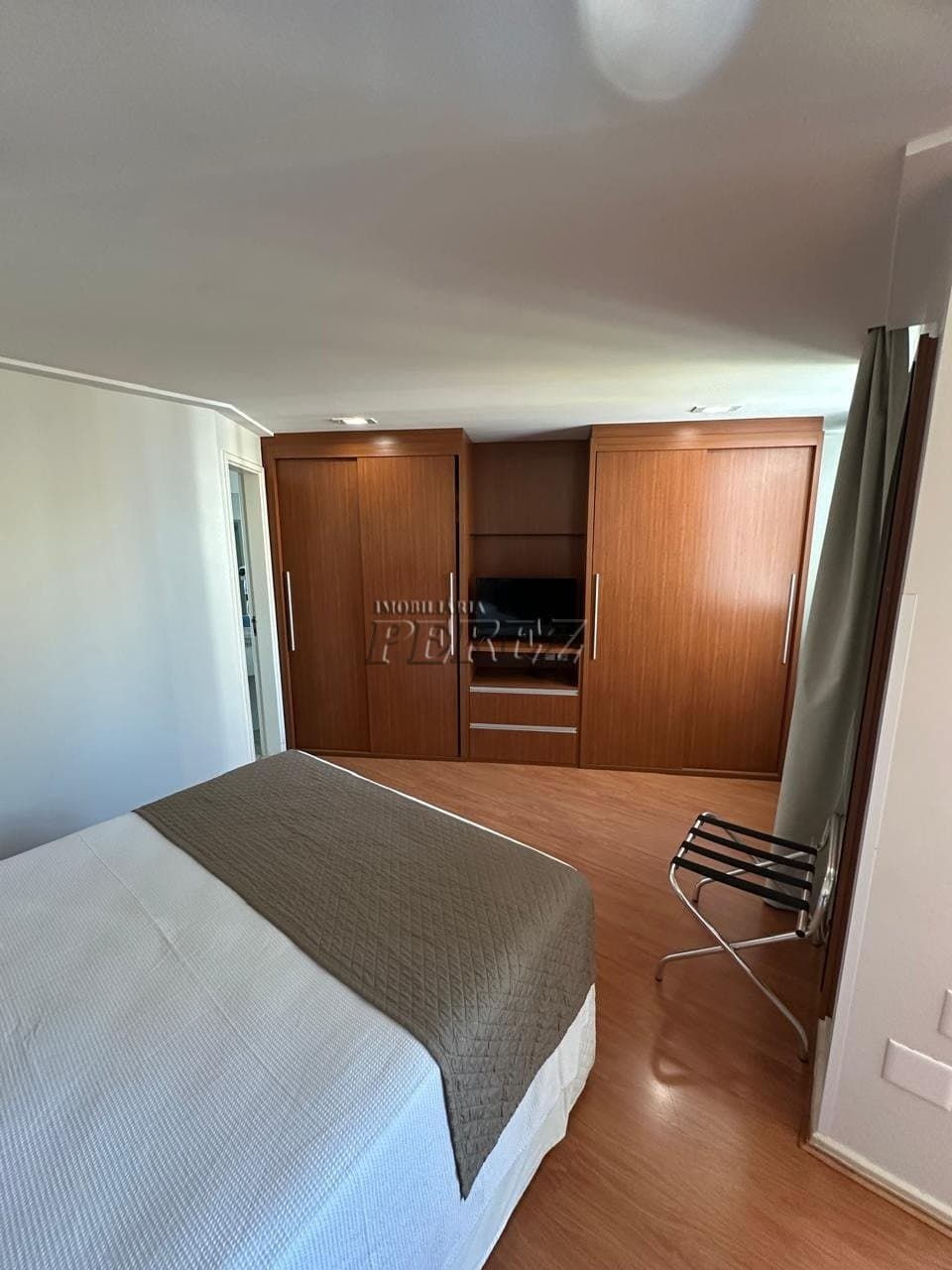 Flat a venda, mobiliado no Boulevard Hotel!  Seu investimento com alto padrão no coração de Londrina - Foto 4