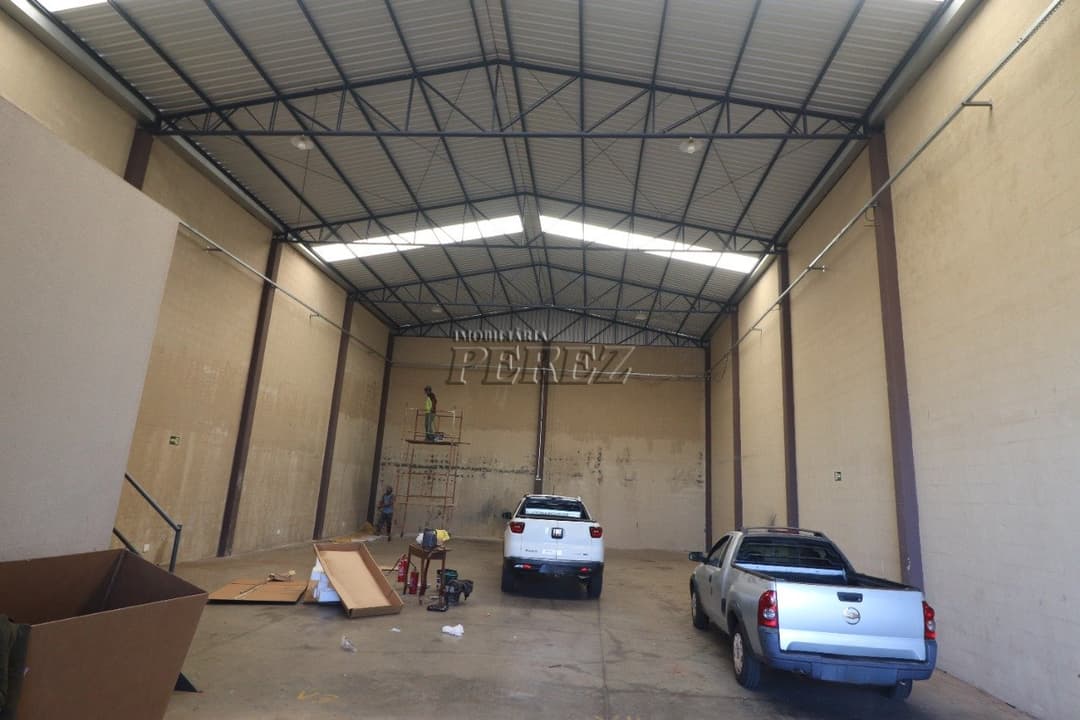 Galpão para alugar na Av. Angelina Ricci Vezozo, região norte de Londrina. - Foto 4