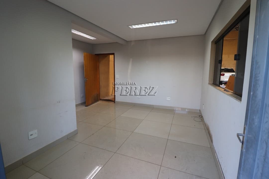 Galpão para alugar na Av. Angelina Ricci Vezozo, região norte de Londrina. - Foto 3