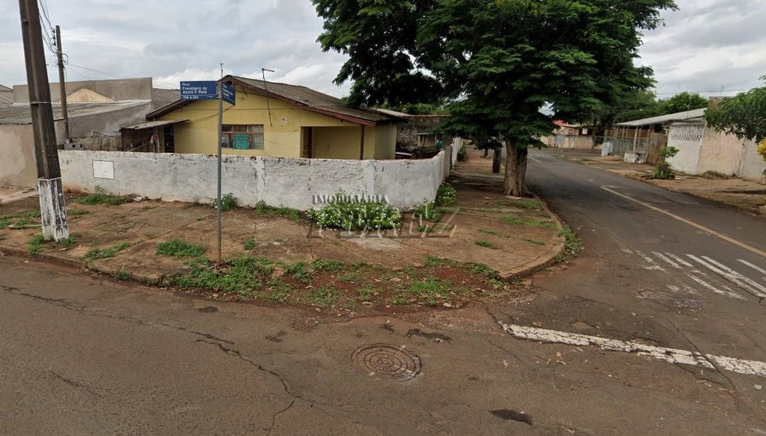 Venda de casa no Bairro Luiz de Sá - Casa de esquina com excelente terreno na Zona Norte de Londrina! - Foto 0