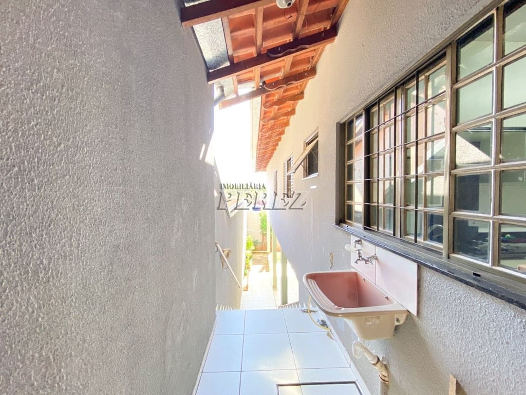 Casa para alugar no Jardim Guararapes, região leste de Londrina. - Foto 21