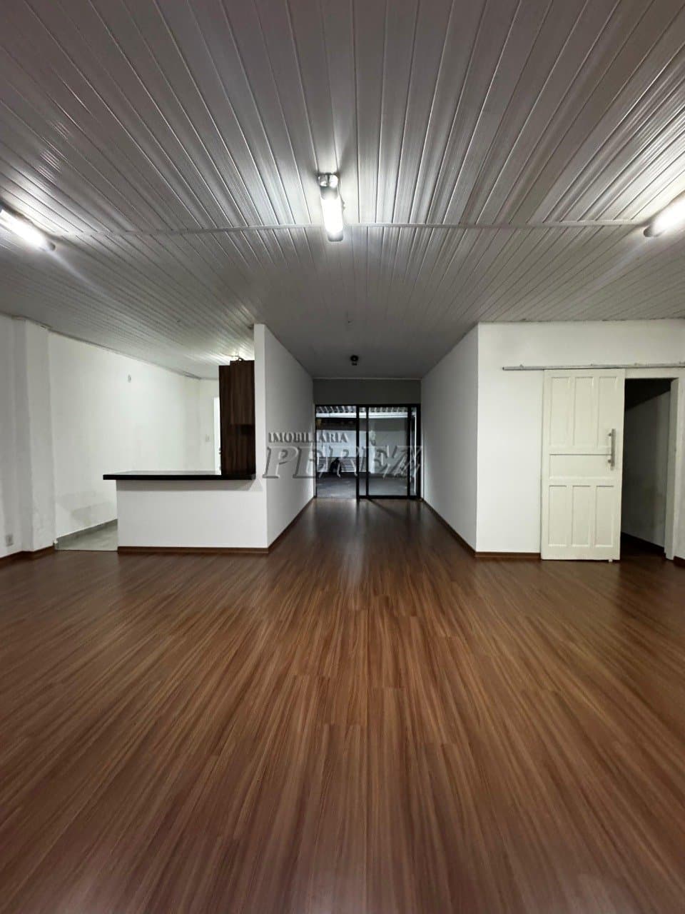 Casa para alugar na região leste de Londrina, bairro Brasília. - Foto 2