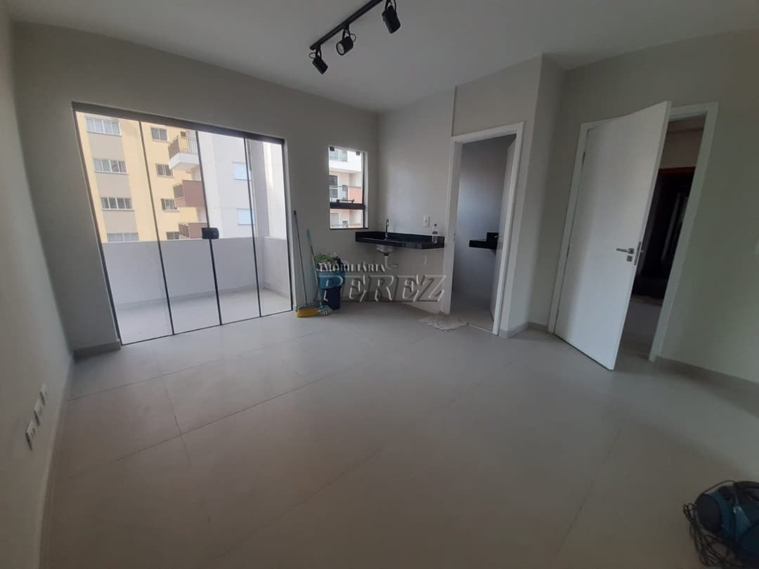 Sala para alugar no Edifício Montese, no centro de Londrina - Foto 6