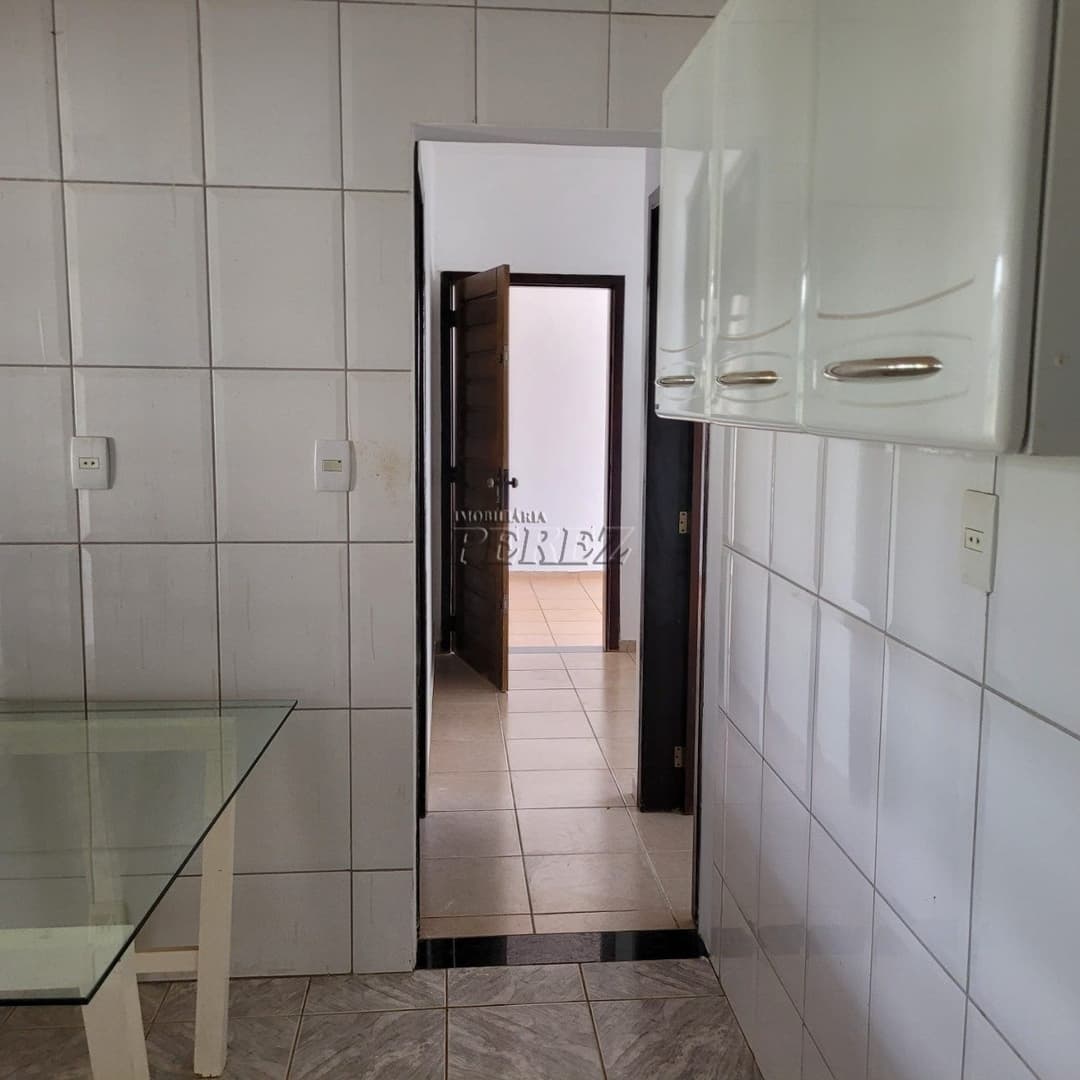 Casa à venda. Térrea com Quintal e 2 Dormitórios - Localização Privilegiada em Londrina! - Foto 7