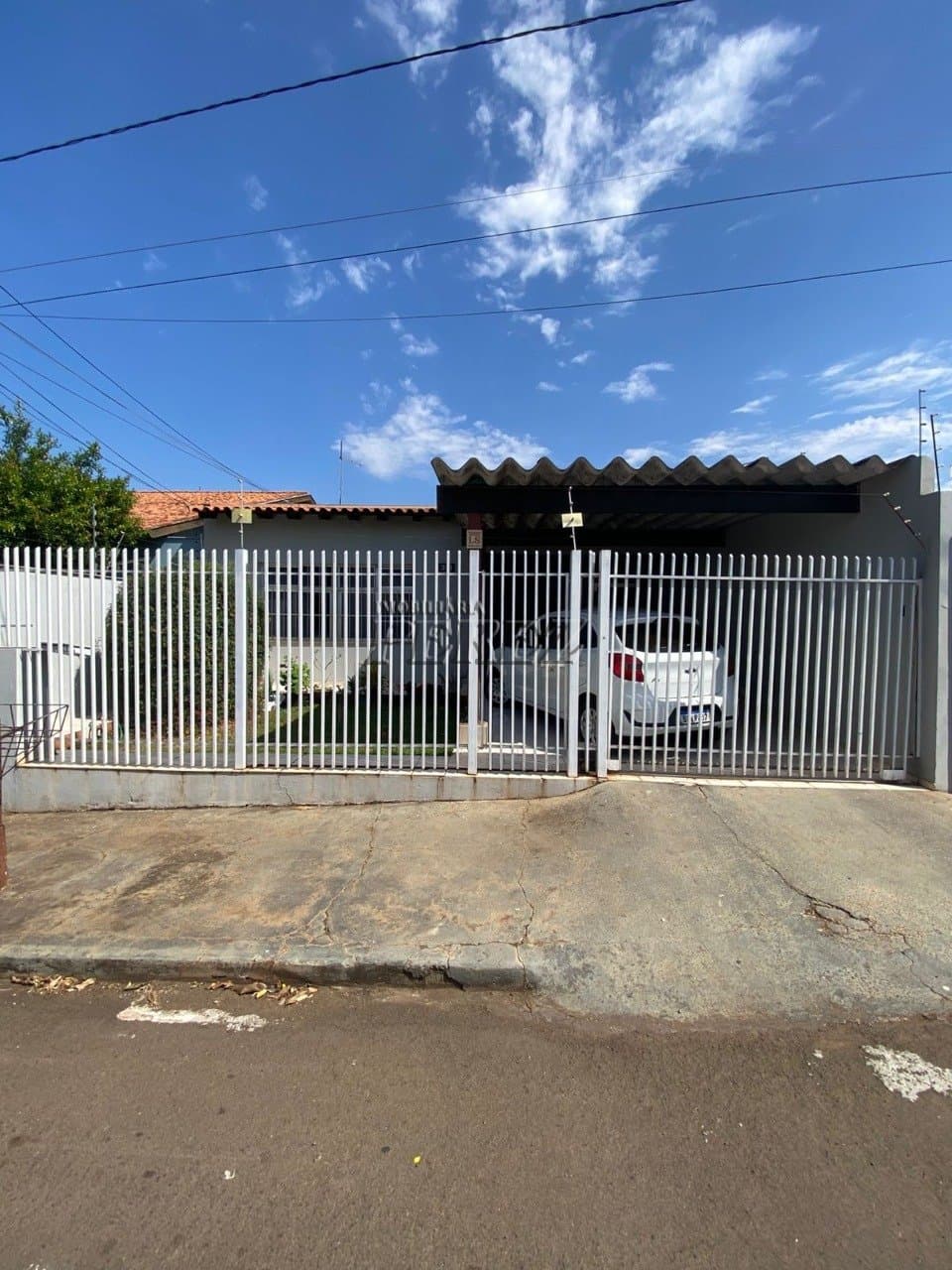 Linda Casa à Venda em Santa Marta - Londrina - Foto 0