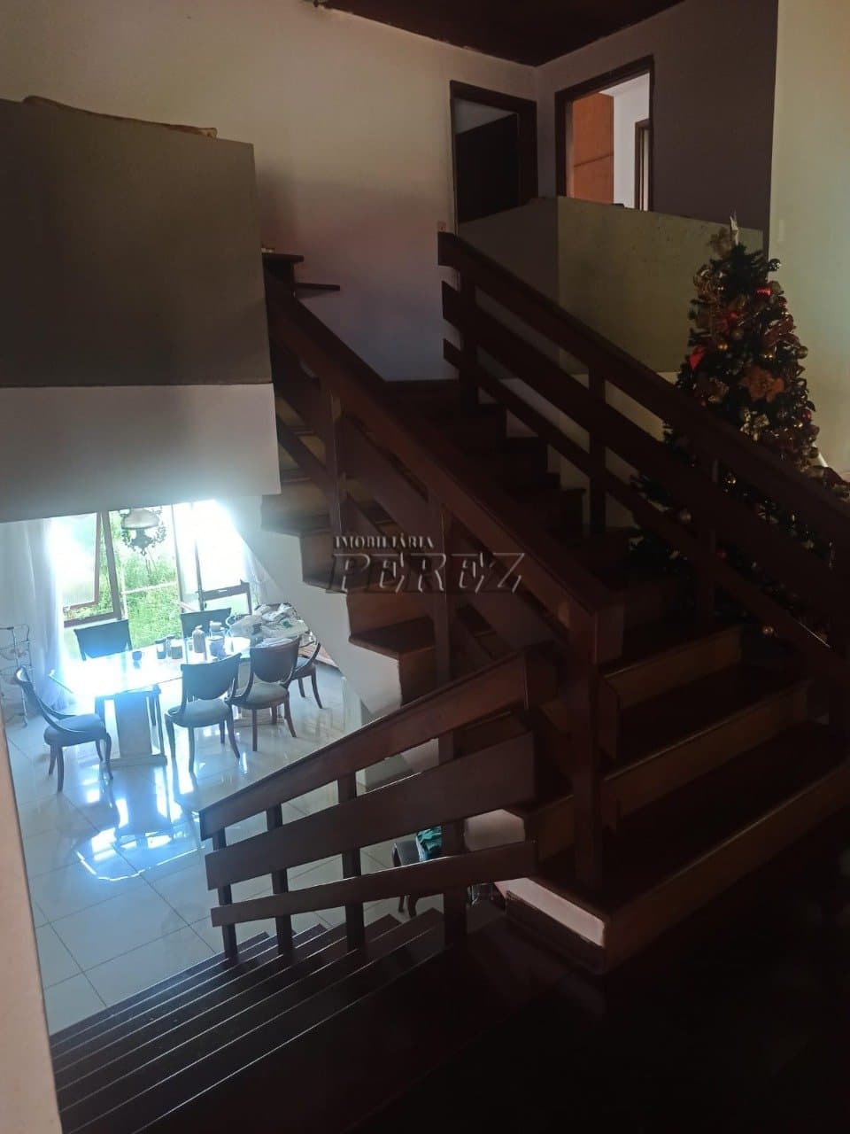 Sobrado à venda de Alto Padrão com 2 Suítes, Lareira e Área de Lazer com Piscina - Foto 2