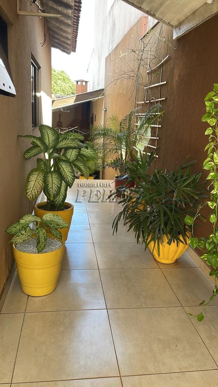 Casa à Venda na Zona Norte de Londrina - Ampla, Funcional e com Espaço Extra! - Foto 14