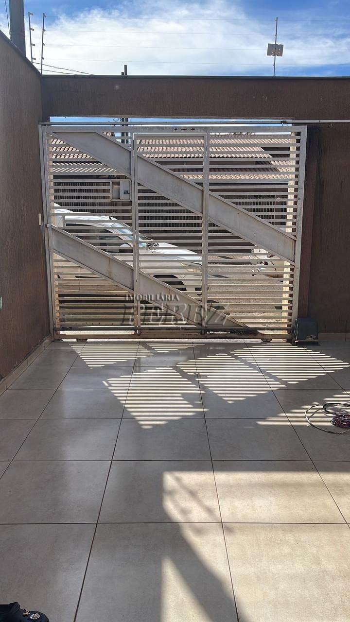 Casa à Venda na Zona Norte de Londrina - Ampla, Funcional e com Espaço Extra! - Foto 1
