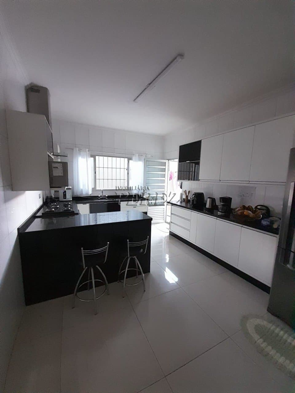 Casa à venda com 3 quartos, suíte, área de lazer com churrasqueira e piscina em Londrina - Foto 2