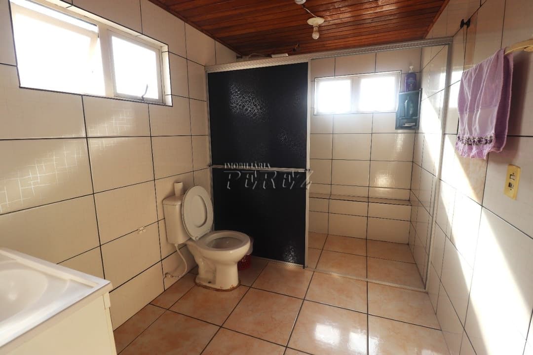 Sobrado à venda, versátil na região oeste de Londrina - Duas unidades e garagem - Foto 14