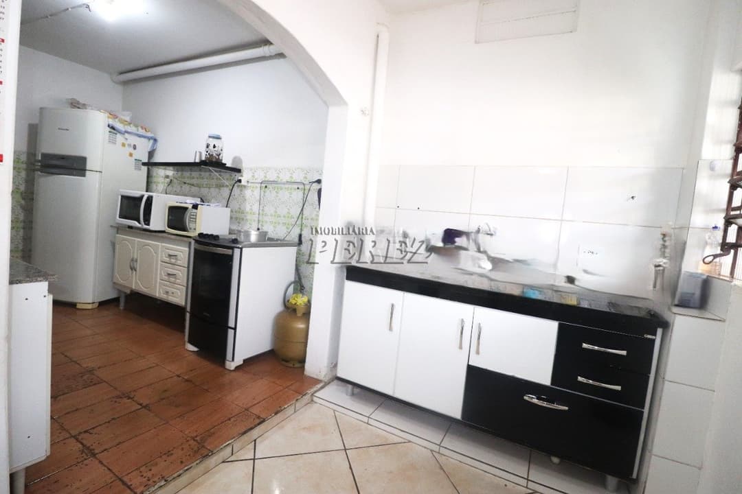 Sobrado à venda, versátil na região oeste de Londrina - Duas unidades e garagem - Foto 8