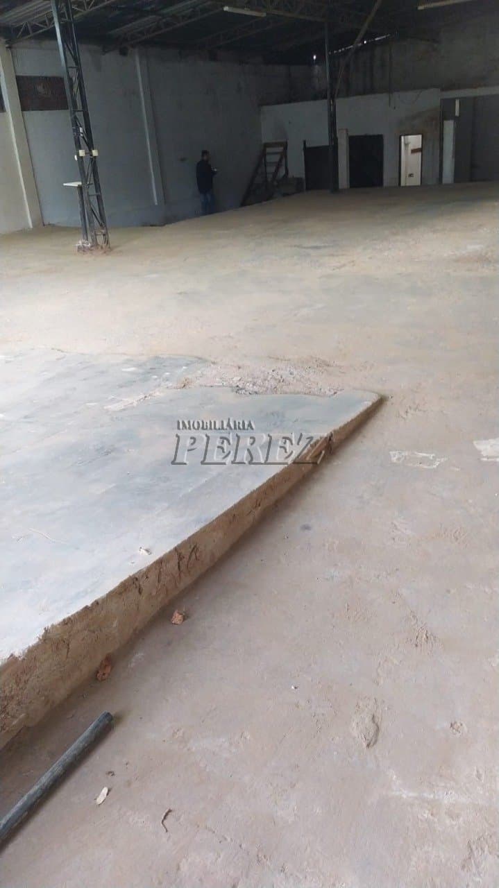 Galpão à Venda e locação no Bairro Catuaí - 300 m² de terreno e construção em Londrina - Foto 2