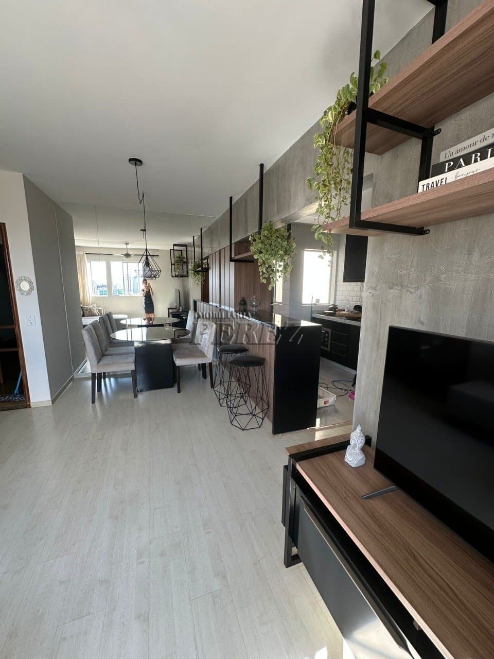 Apartamento à Venda - Conforto e Praticidade para o Seu Dia a Dia em Londrina - Foto 0