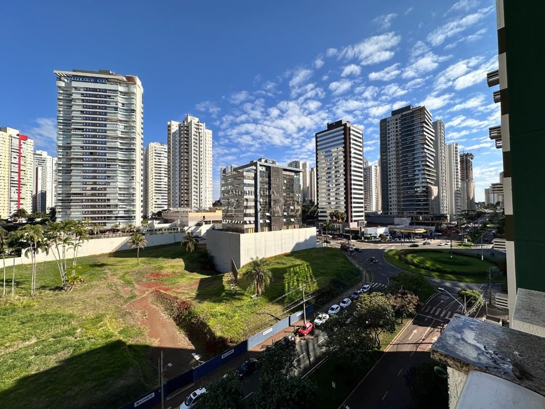Apartamento para alugar no Edifício Costa Esmeralda na Gleba Palhano, região sul de Londrina - Foto 5