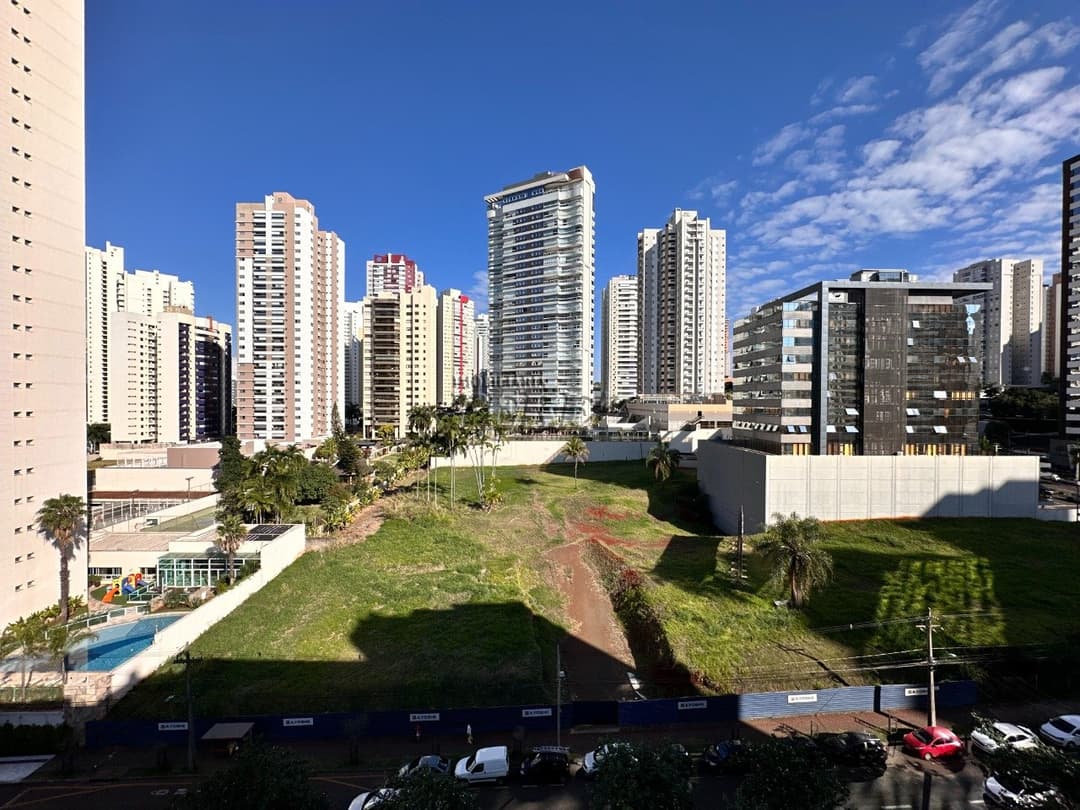Apartamento para alugar no Edifício Costa Esmeralda na Gleba Palhano, região sul de Londrina - Foto 13