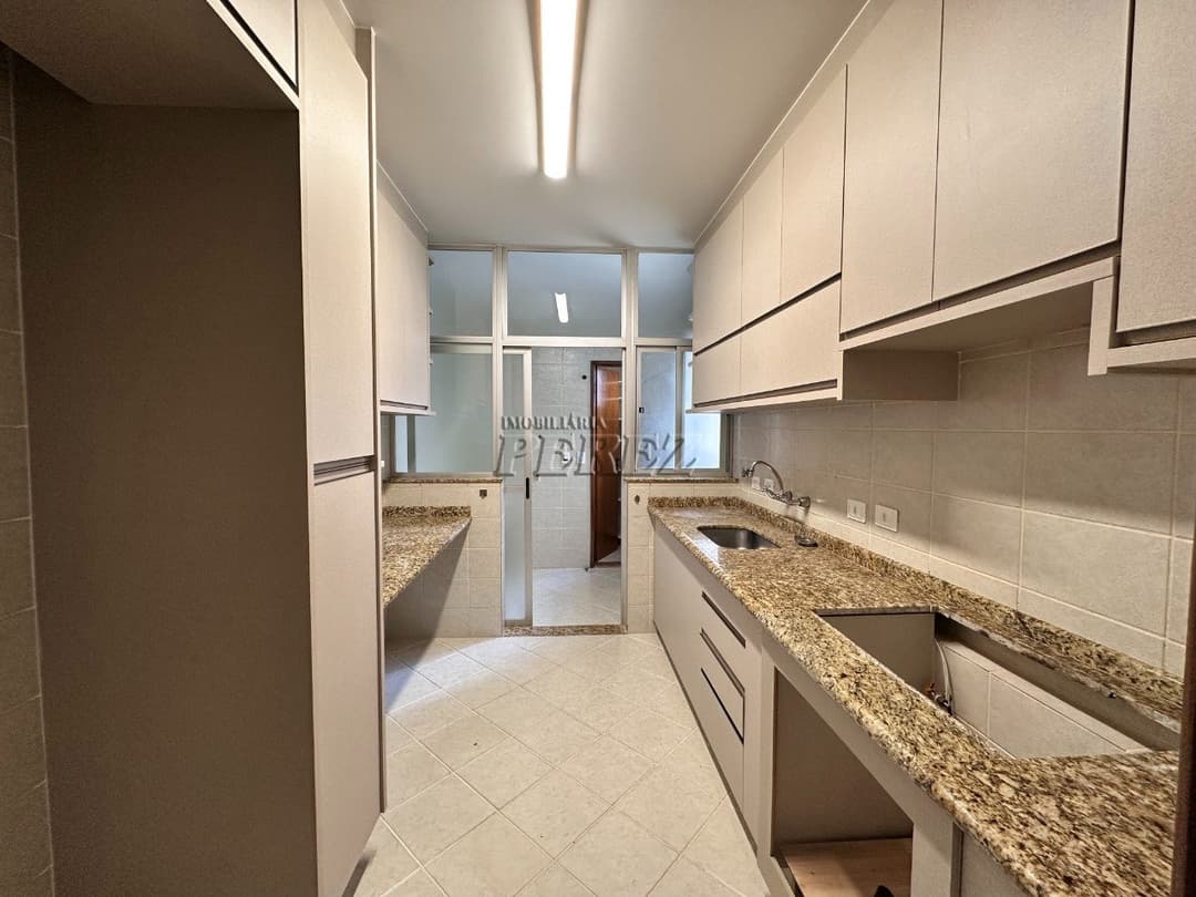 Apartamento para alugar no Edifício Costa Esmeralda na Gleba Palhano, região sul de Londrina - Foto 14