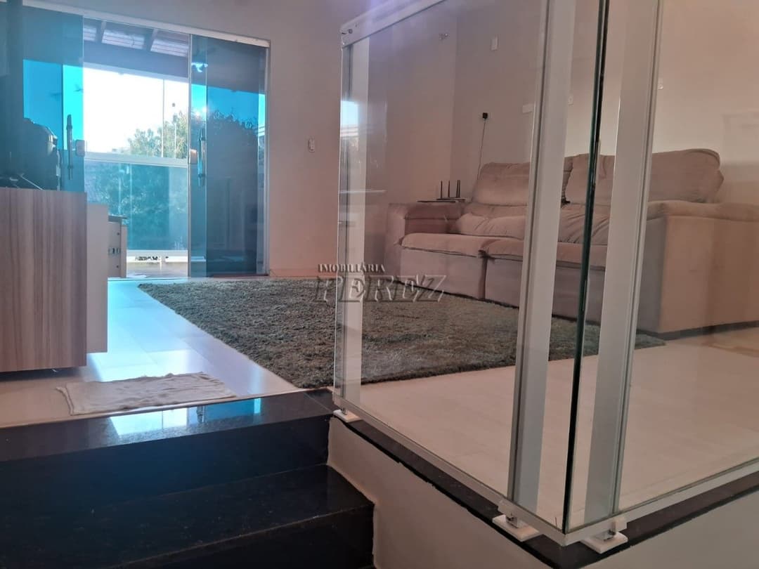 Casa à venda, Ampla Residência na Zona Leste de Londrina - 4 Dormitórios, 3 Suítes e 5 Vagas - Foto 4