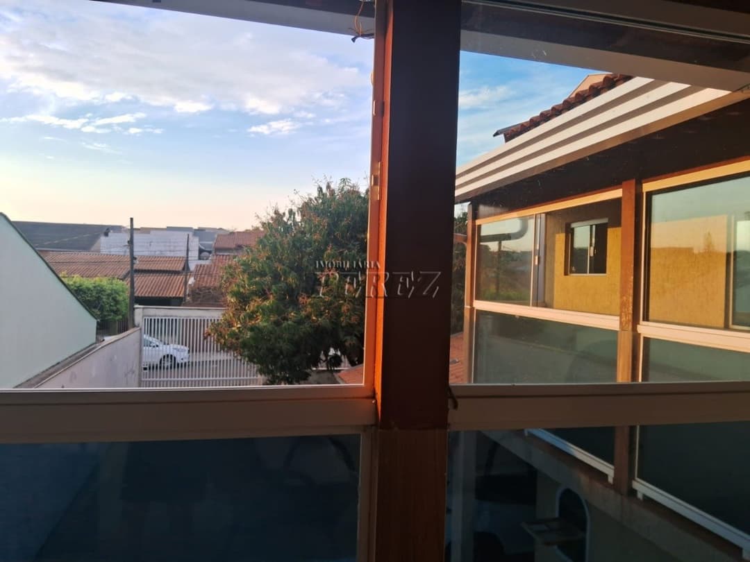 Casa à venda, Ampla Residência na Zona Leste de Londrina - 4 Dormitórios, 3 Suítes e 5 Vagas - Foto 2