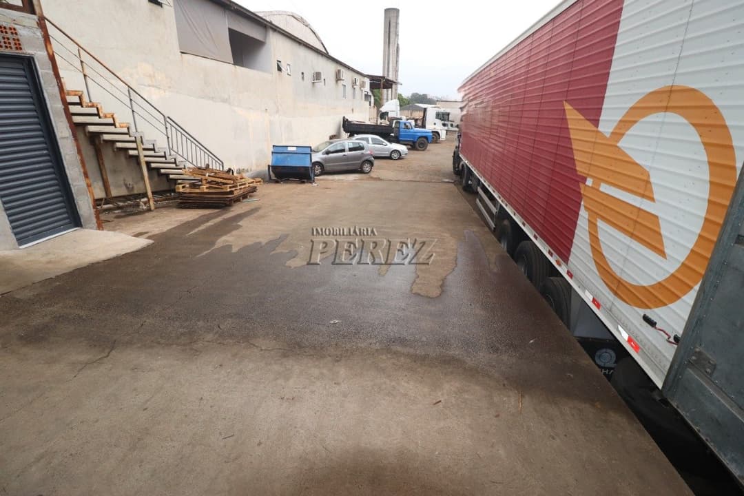 Barracão com doca e pátio em condomínio fechado para alugar na vila Yara, região central de Londrina - Foto 7