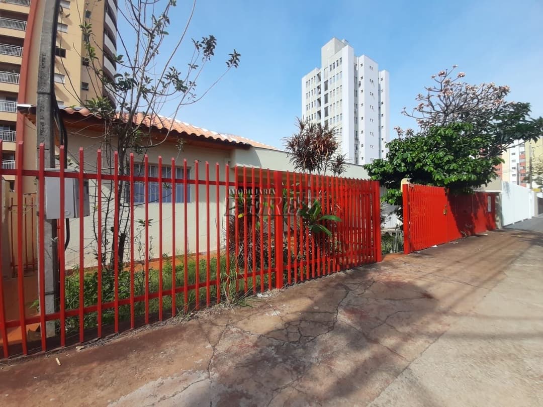 Casa de Três Quartos Para alugar no Centro de Londrina - Foto 0