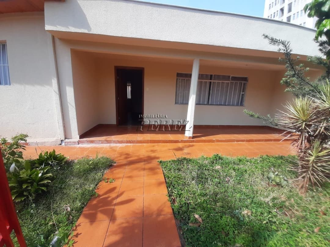 Casa de Três Quartos Para alugar no Centro de Londrina - Foto 1
