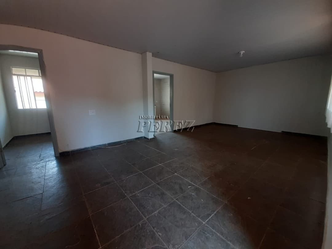 Casa de Três Quartos Para alugar no Centro de Londrina - Foto 4