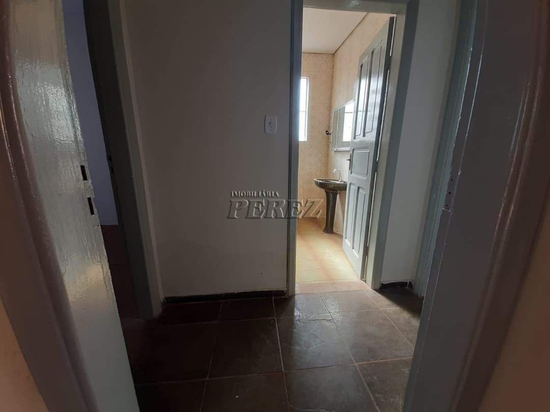 Casa de Três Quartos Para alugar no Centro de Londrina - Foto 8