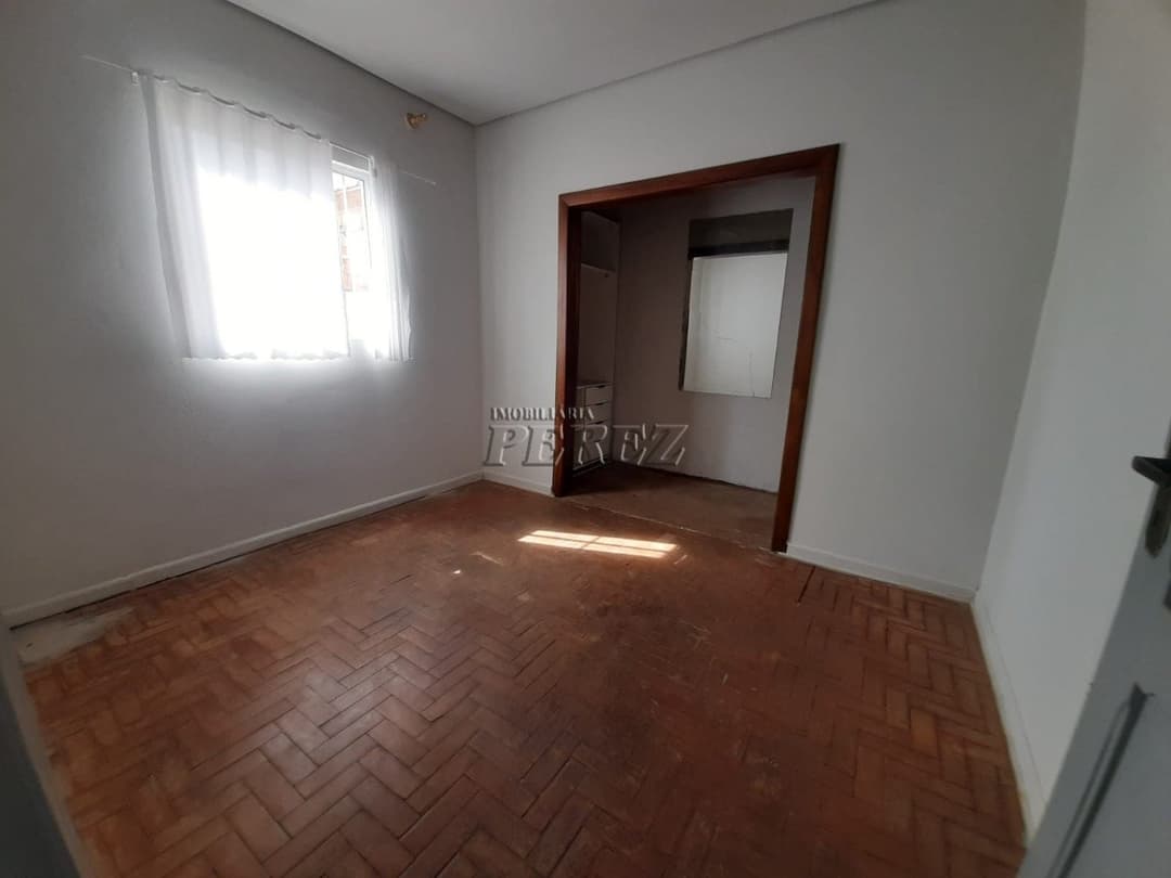 Casa de Três Quartos Para alugar no Centro de Londrina - Foto 12