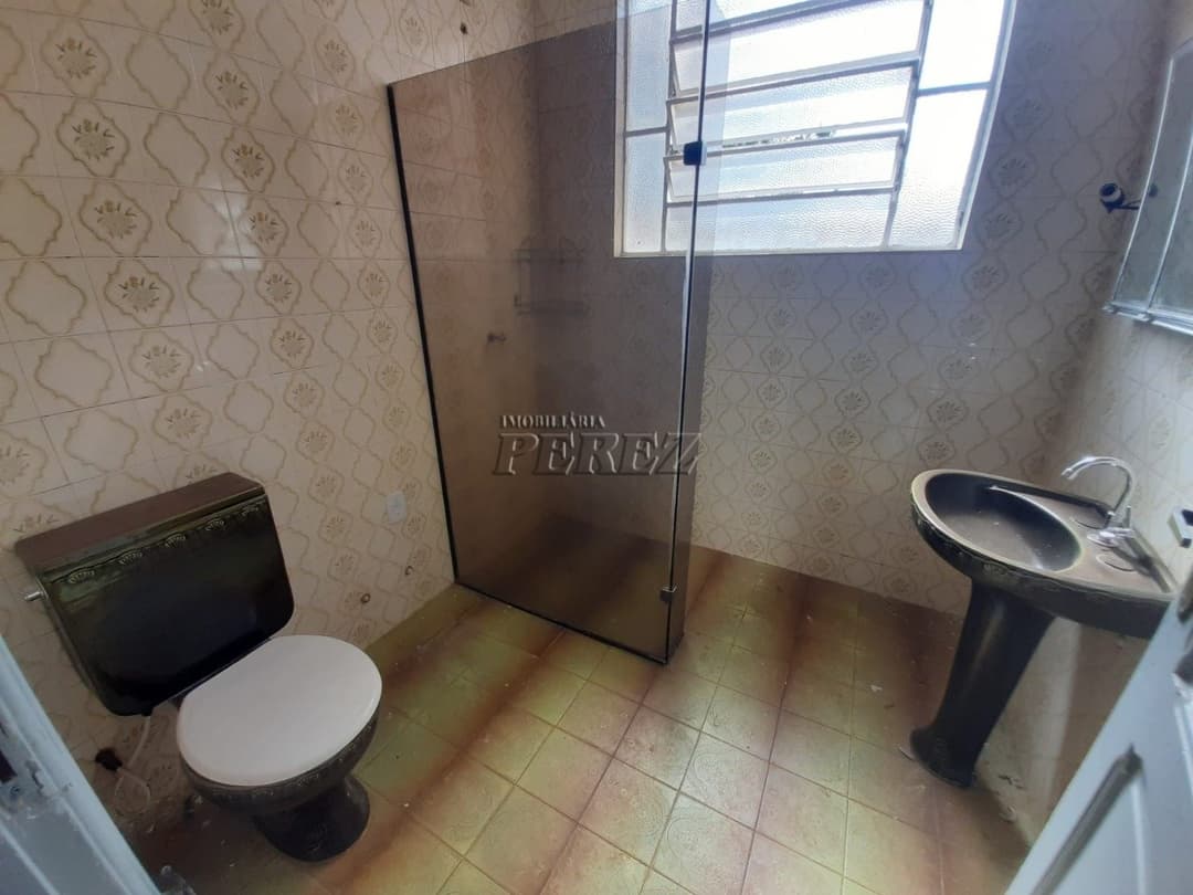 Casa de Três Quartos Para alugar no Centro de Londrina - Foto 13