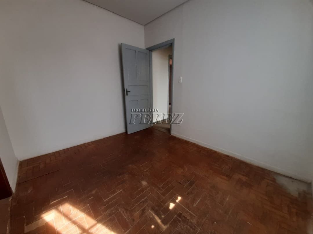Casa de Três Quartos Para alugar no Centro de Londrina - Foto 15