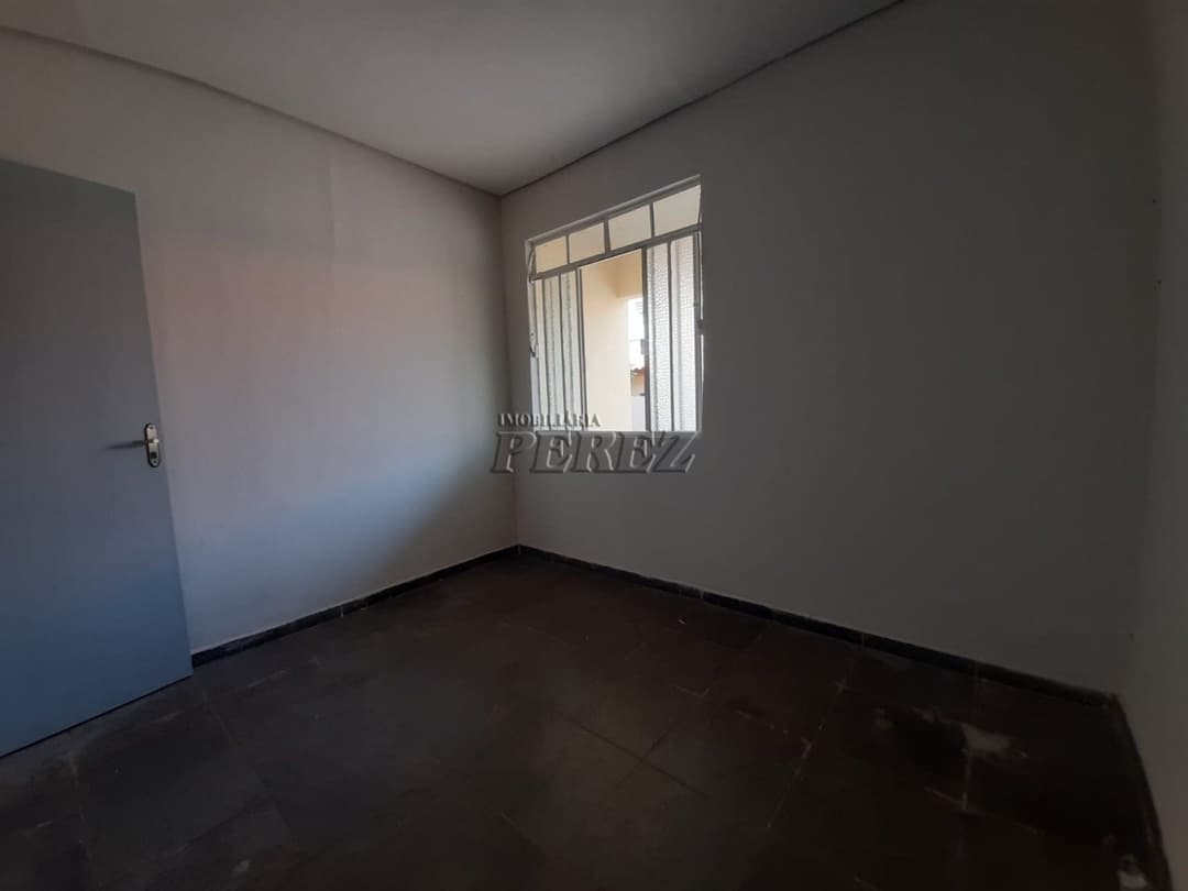 Casa de Três Quartos Para alugar no Centro de Londrina - Foto 17