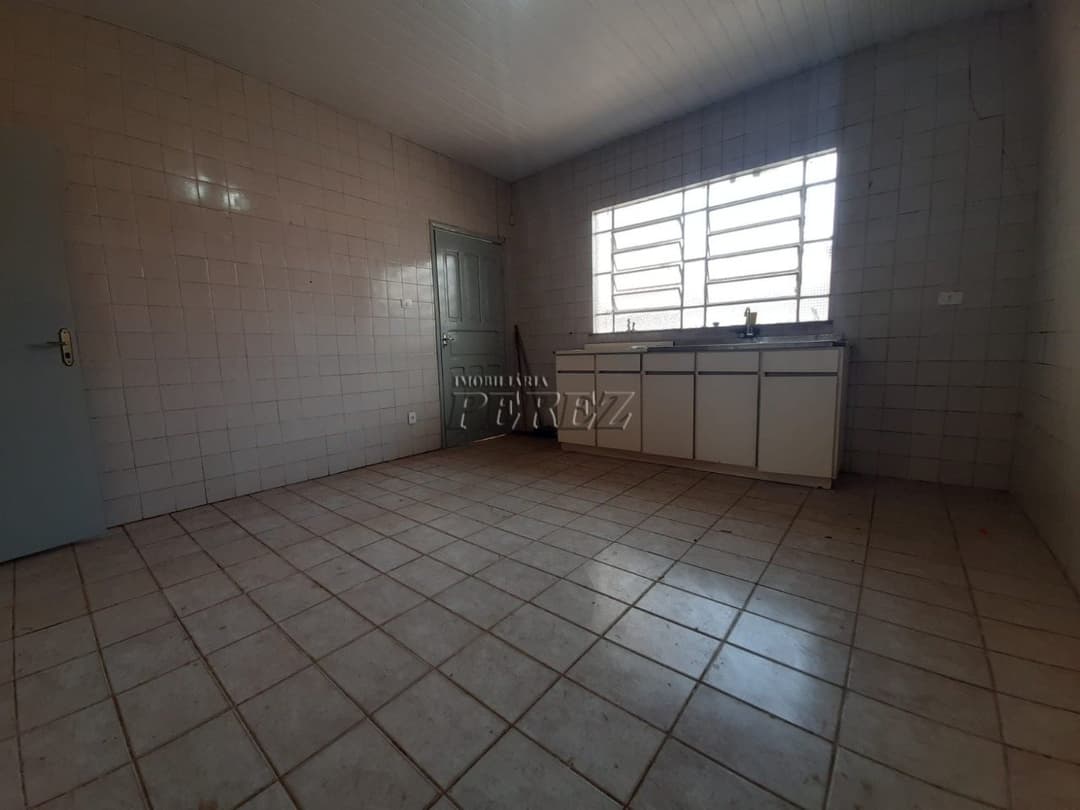 Casa de Três Quartos Para alugar no Centro de Londrina - Foto 19