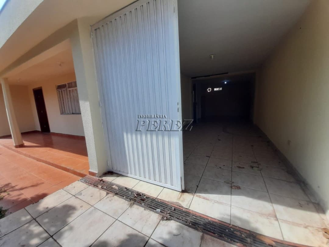 Casa de Três Quartos Para alugar no Centro de Londrina - Foto 26