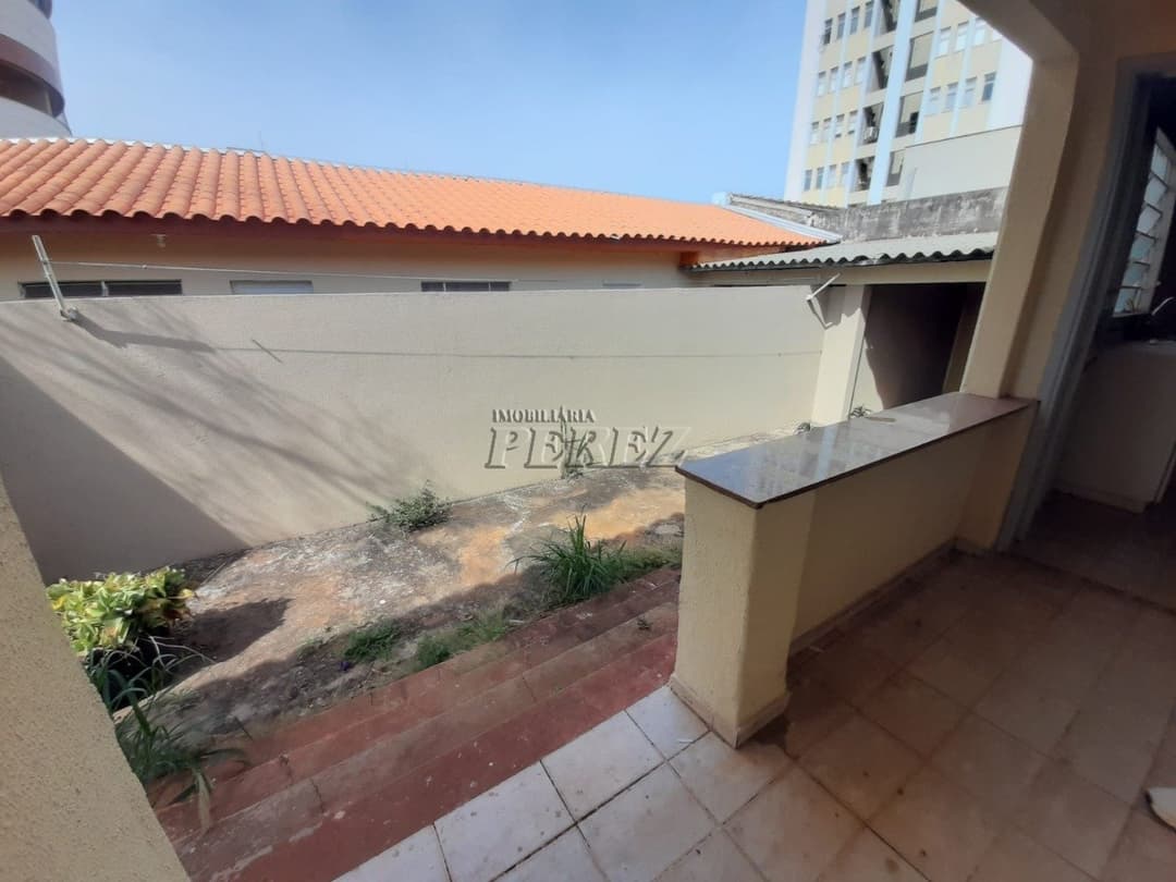 Casa de Três Quartos Para alugar no Centro de Londrina - Foto 29
