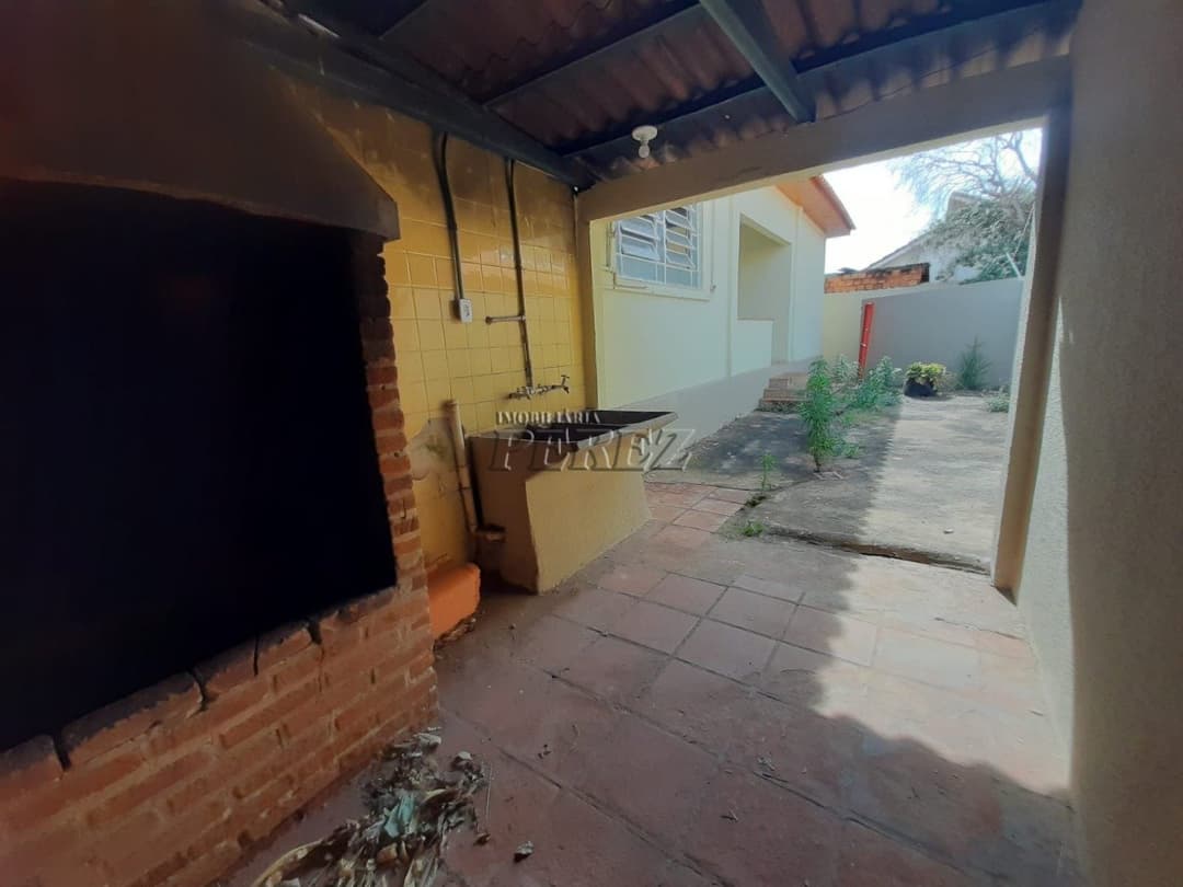 Casa de Três Quartos Para alugar no Centro de Londrina - Foto 30